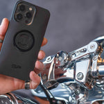 SP Connect Moto Mount Pro i silver med smartphone monterad, idealisk för motorcyklister som behöver navigering. Beställ idag och få snabb leverans!